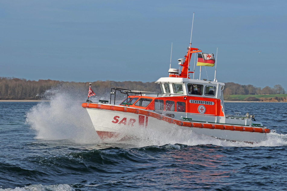 Das Seenotrettungsboot "Eckernförde" rettete die beiden Männer. (Archivbild)