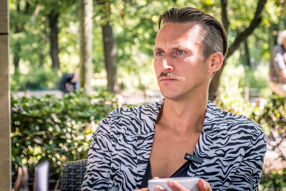 TAG24 hat Schauspieler Johannes Hendrik Langer (38) zum Interview getroffen.