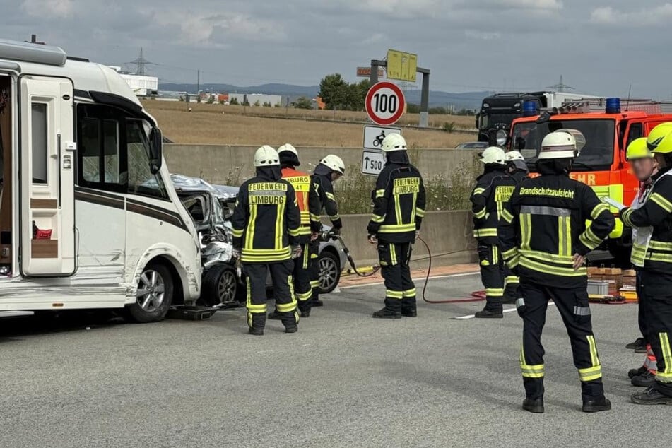 Auf der A3 kam es am Mittwoch zu einem folgenschweren Unfall zwischen einem Wohnmobil und einem VW Polo.