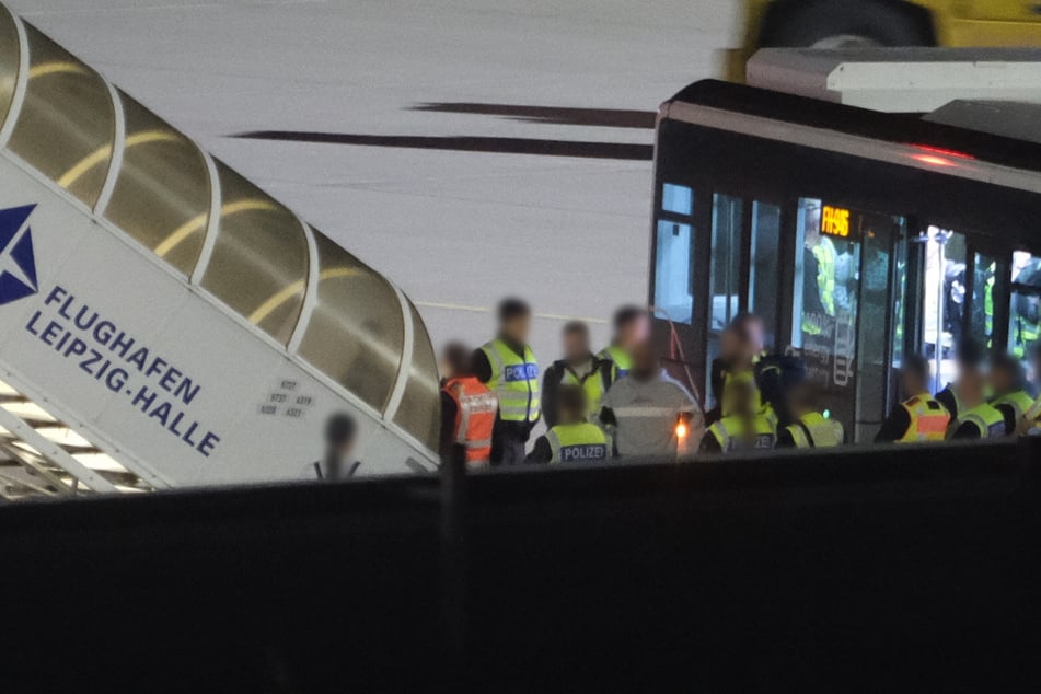 Hessen schiebt vier Straftäter nach Afghanistan ab