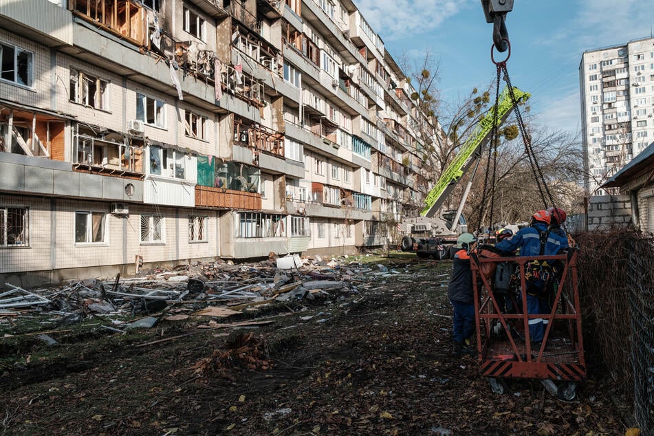 Getroffen wurden vor allem private Wohnhäuser und Autos.