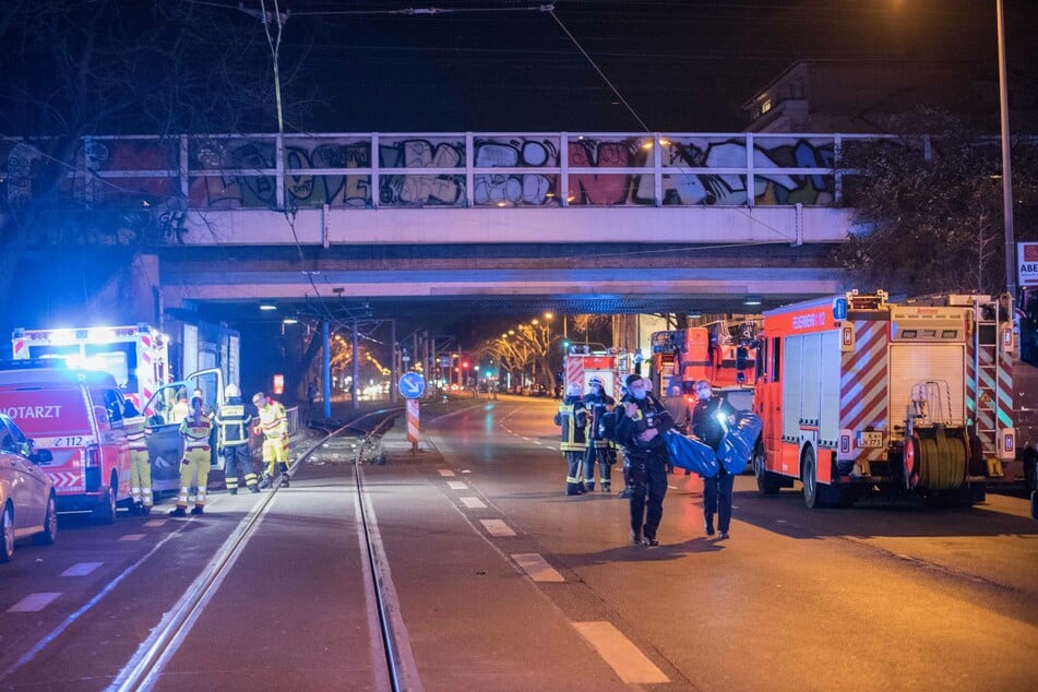 Tragischer Unfall an Rosenmontag: Frau (†18) wird von Regionalbahn erfasst und tödlich verletzt