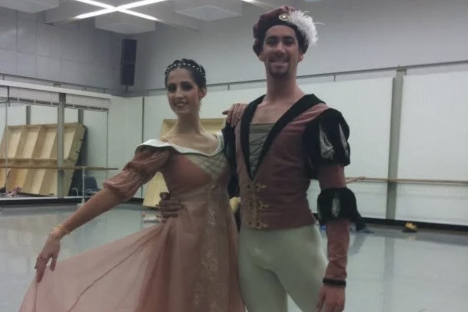 Ein Foto von den Anfängen als Profitänzerin: Charlie Peters mit Tanzpartner in Aaron S. Watkins "Dornröschen" an der Dresdner Semperoper.