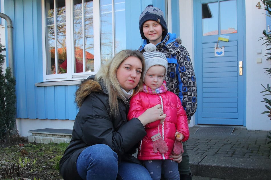 Ohne ihren Ehemann Roman kam Victoria (39) mit den Kindern Jan (7) und Diana (3) vor wenigen Tagen in Dresden an. Hier lebt Victorias Schwester, bei der sie vorerst unterkommen.