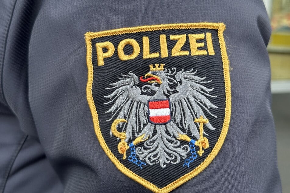Die österreichische Polizei brachte die Fans zur Grenze. (Symbolbild)