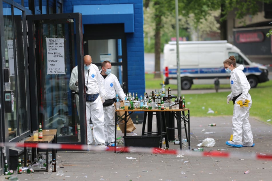 Nach der Terror-Tat an der Bar hatten Ermittler zahlreiche Spuren gesichert.