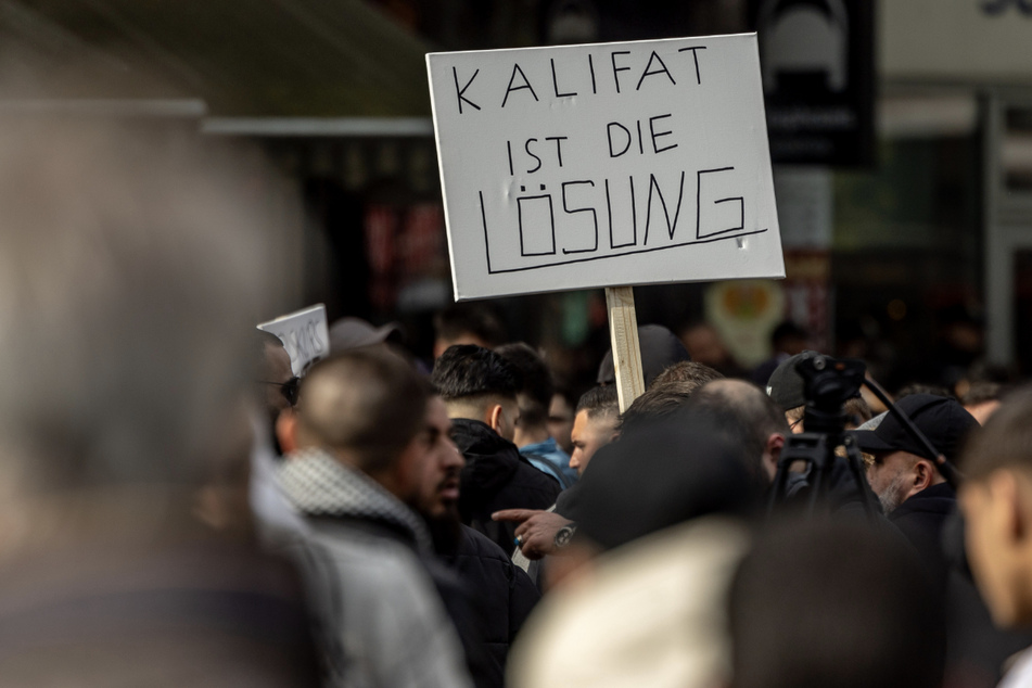 Die Forderung nach einem Kalifat darf auf der Demo nicht präsentiert werden.