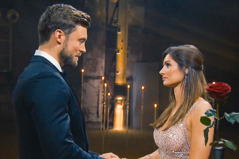 Bachelor: "Bachelor"-Bombe geplatzt: Niko Griesert und Michèle de Roos sind ein Paar!
