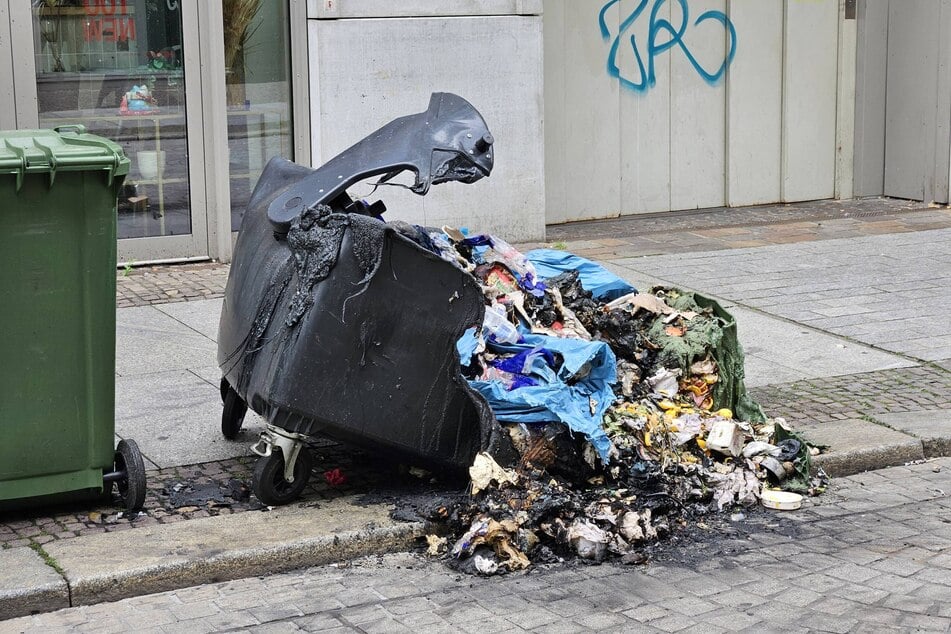 Auch in der Innenstadt schlugen Brandstifter zu.