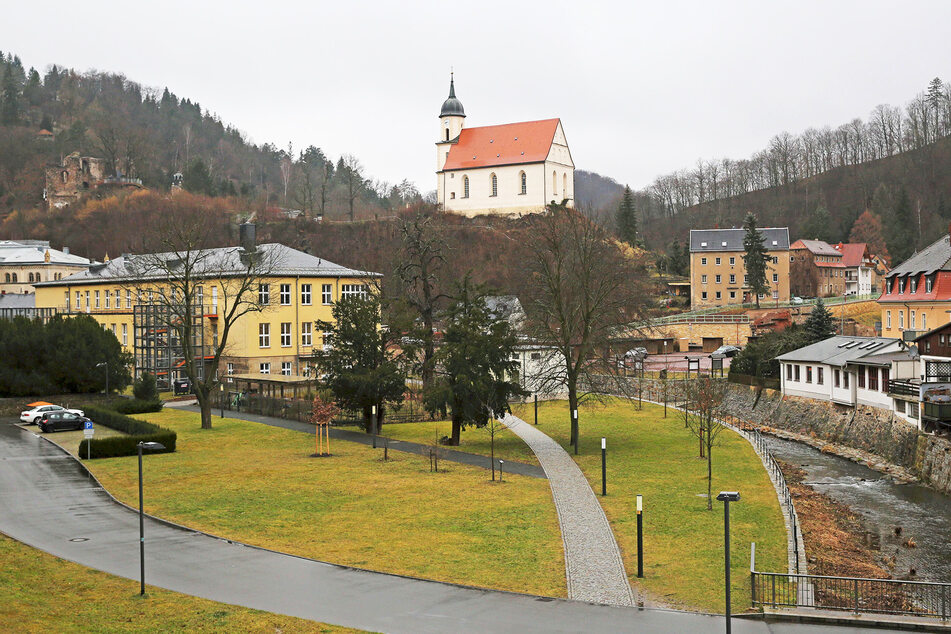 Unterhalb der Tharandter Bergkirche steigt der Naturmarkt am Samstag.