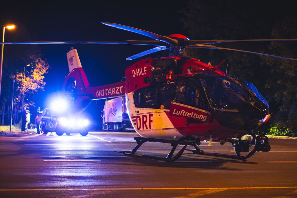 Ein Rettungshubschrauber brachte die drei Verletzten in eine Spezialklinik.