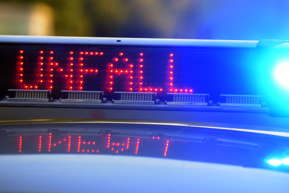 Die Polizei sicherte die Unfallstelle ab und nahm die Ermittlungen auf. (Symbolfoto)