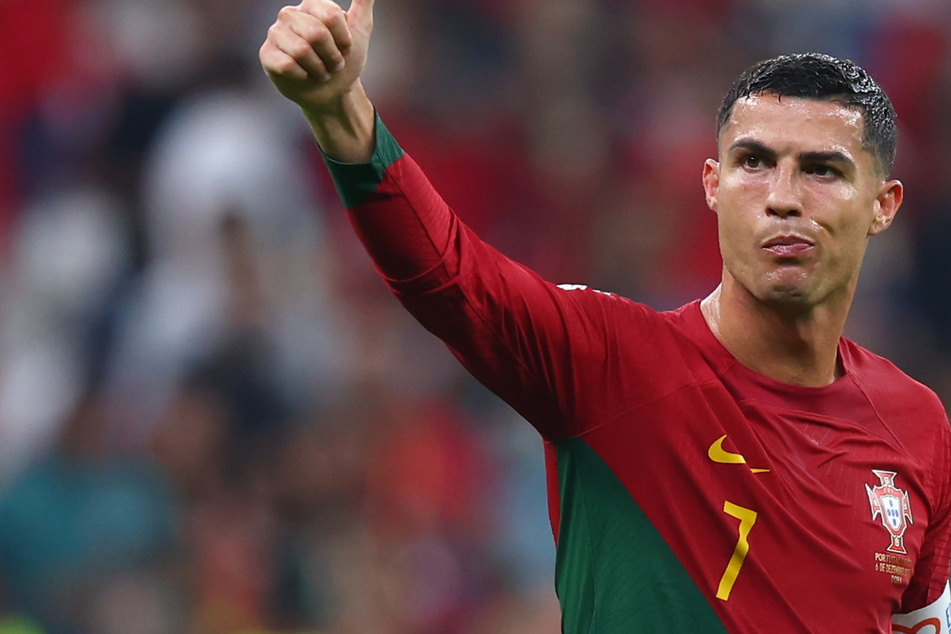 Merkwürdige Trikotwahl: Geht Ronaldos Sohn seinem Papa fremd?