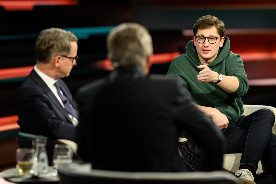 Am Dienstagabend diskutierte Markus Lanz (55) unter anderem mit Juso-Chef Philipp Türmer (29, r.) und CDU-Generalsekretär Carsten Linnemann (47, l.).