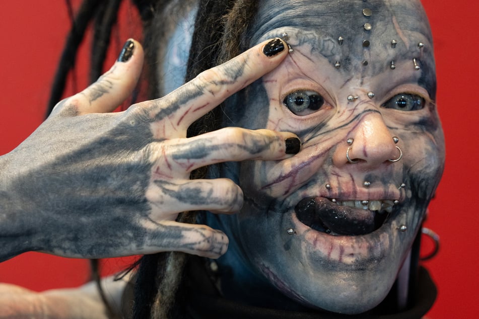 Victoria aus Thüringen hat sich sogar ihre Augen bereits tätowieren lassen.