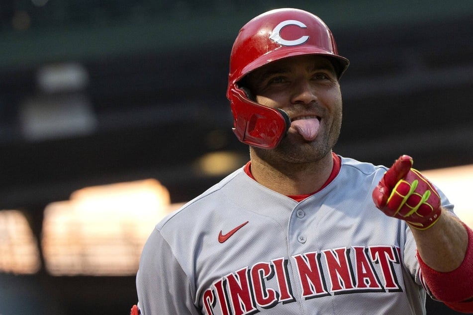 MLB: The Reds rout the Cubs as one of their all-time greats hits a big milestone