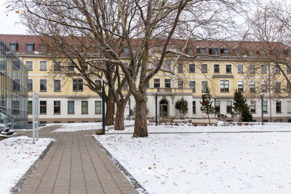Industriestadt Leuna sucht Sachbearbeiter (m/w/d) fürs Personal.