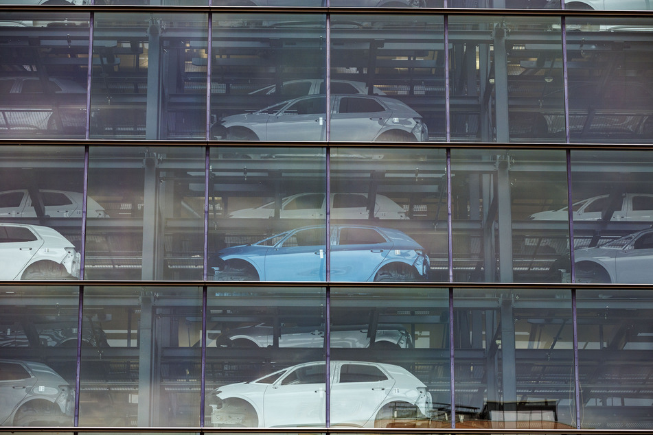 In der Gläsernen Manufaktur könnt Ihr auf der KID.s Tour einiges über die Fertigung des Elektro-Autos bei VW erfahren.