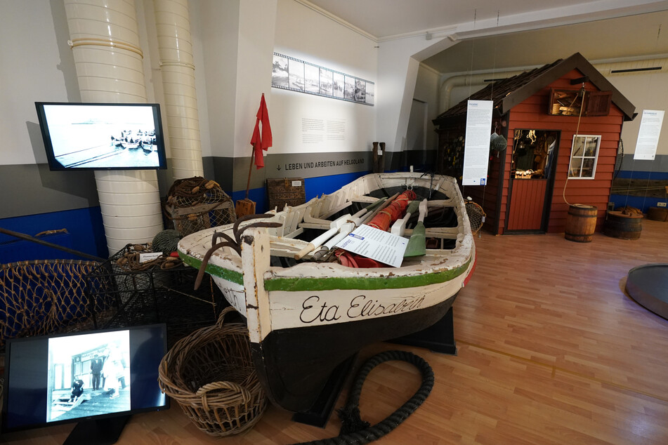 Auch ein Börteboot und eine Hummerbude (hinten rechts) haben einen Platz im Museum gefunden.