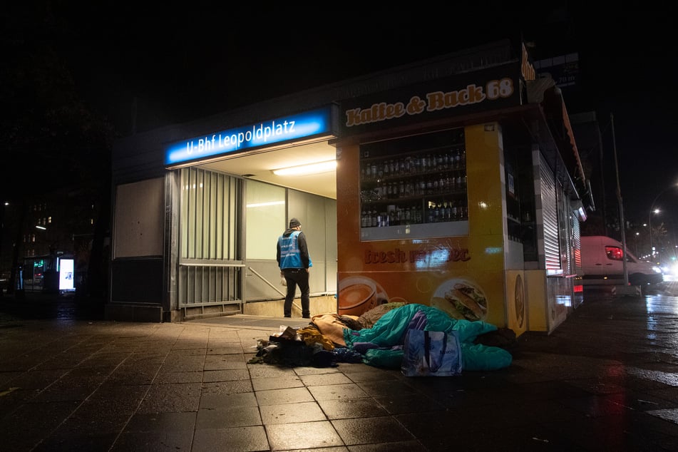 Auf dem Berliner Leopoldplatz sollen zwei Bauwagen künftig für Infos und einen Dialog zu Bürgern sorgen.