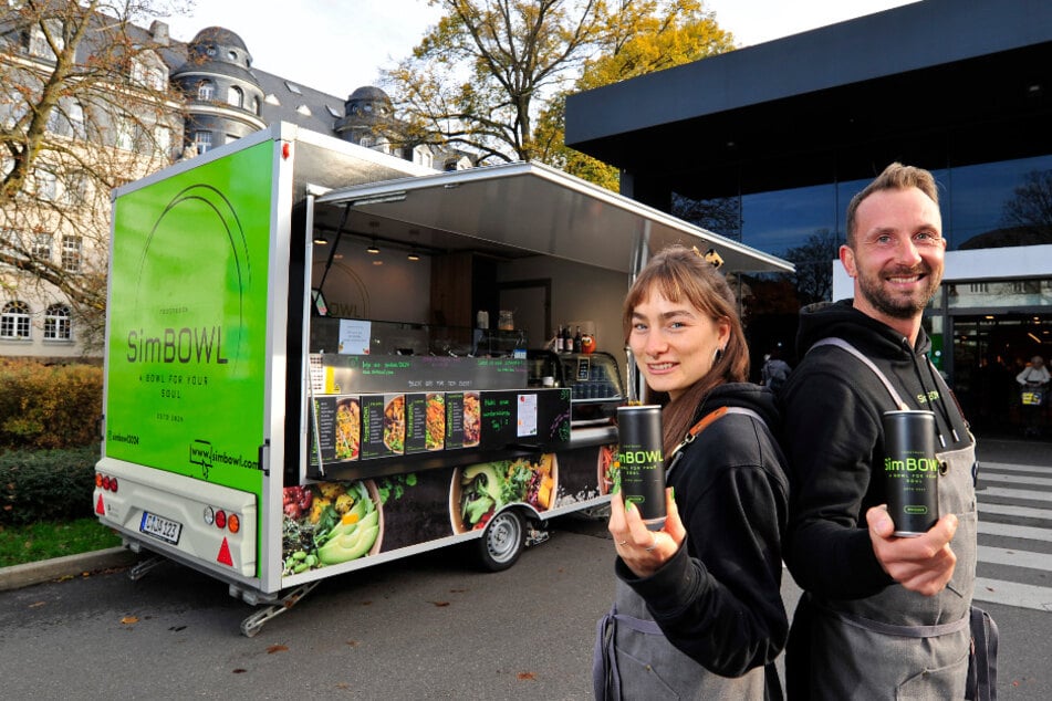 Der Foodtruck bietet immer mittwochs von 11 bis 17 Uhr frischgemachte und regionale Bowls an.