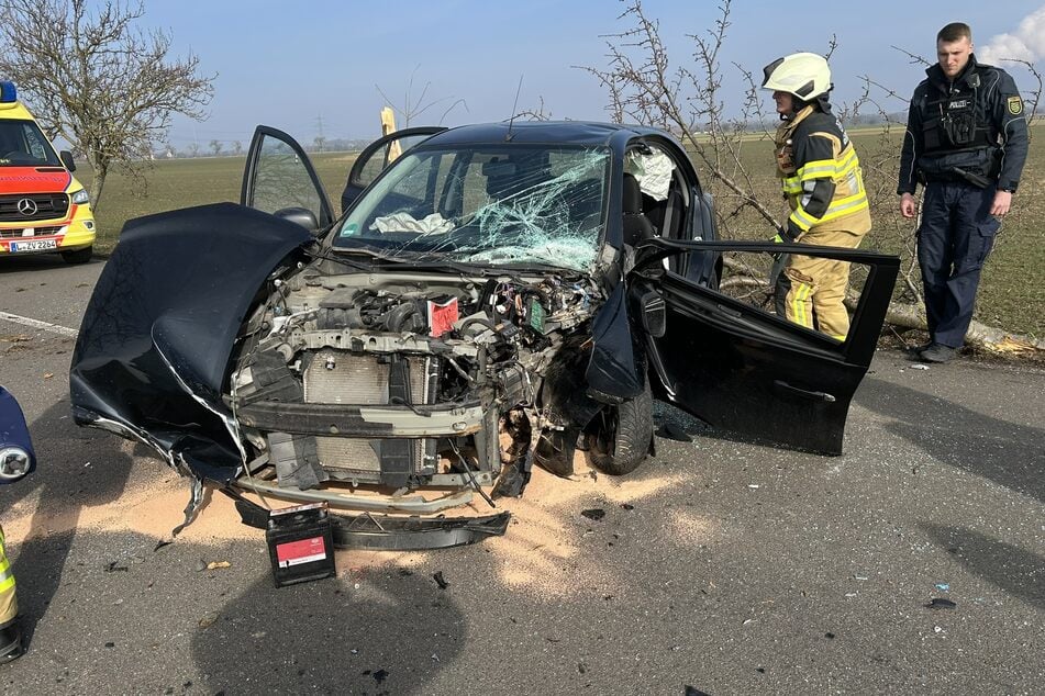 Am Unfallwagen entstand augenscheinlich Totalschaden.