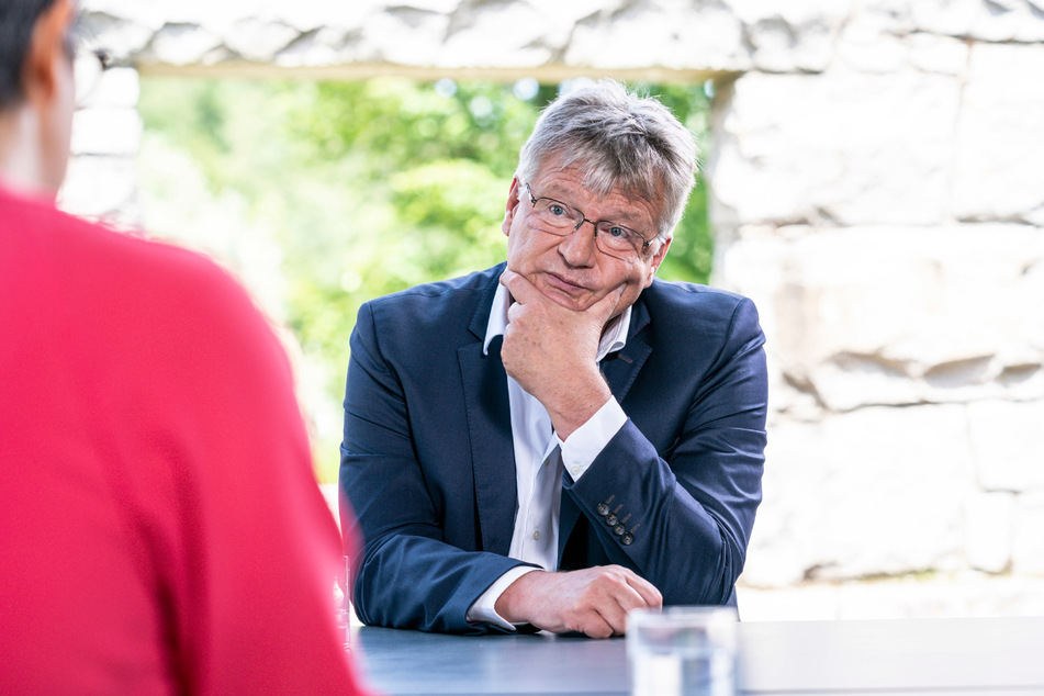 Shakuntala Banerjee (48) spricht mit Jörg Meuthen (60) im "Berlin direkt - Sommerinterview" im ZDF.
