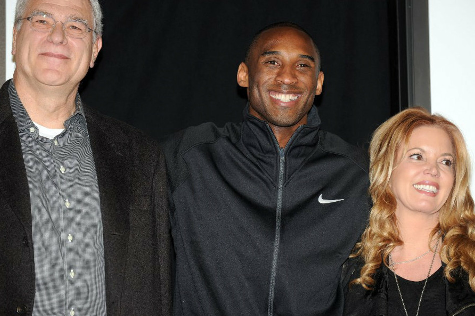 Lakers owner Jeanie Buss shares pointed Kobe Bryant tweet amid Kyrie rumors