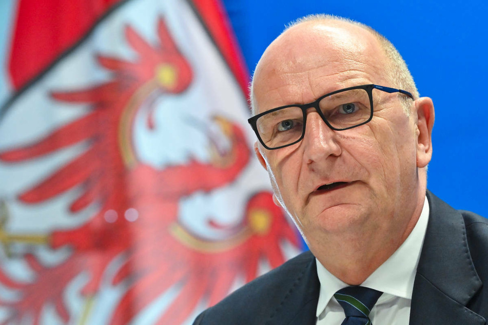Brandenburgs Ministerpräsident Dietmar Woidke (60, SPD) hat die Menschen auf hohe Nachzahlungen bei den Betriebskosten vorbereitet.