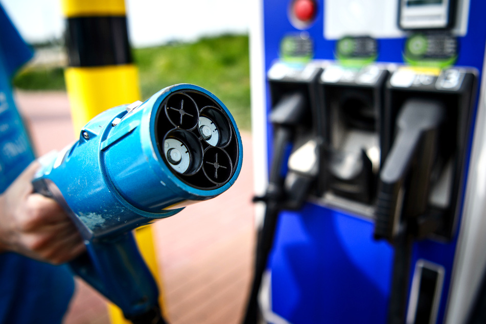 Statt Diesel wird bald Strom getankt.