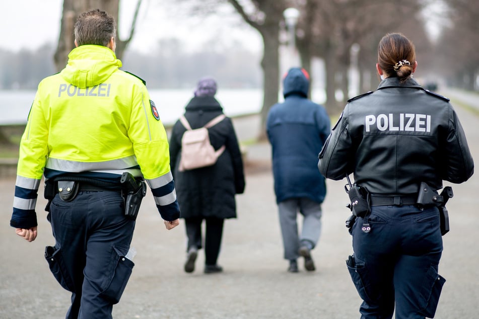 2020 verzeichneten Polizei und Ordnungsamt in Sachsen-Anhalt rund 800 Verstöße gegen das Infektionsschutzgesetz. (Symbolbild)