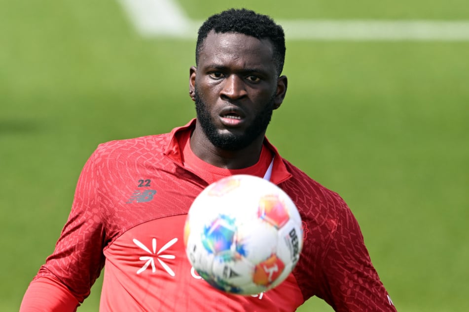 Stürmer Victor Boniface (´25) wird sich nach dem Duell in Mainz auf Gespräche mit Trainer und Vereinsboss einstellen müssen.
