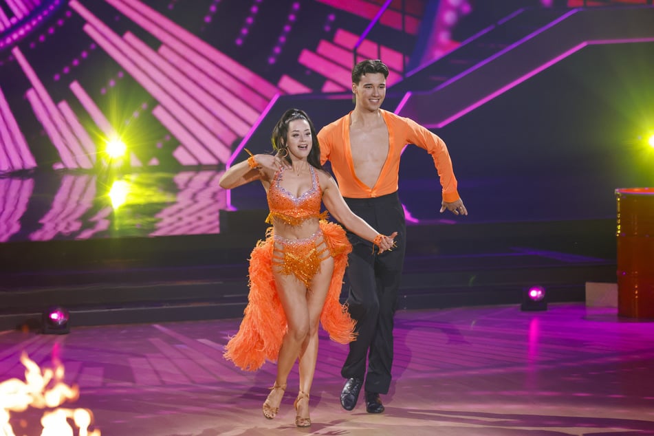 "Let's Dance"-Star Malika Dzumaev (34) verbringt den Jahresausklang nicht in ihrer Heimat Bremen.