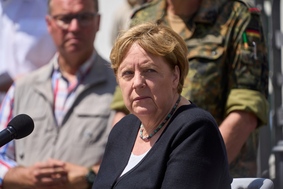 Angela Merkel (67, CDU) besuchte am vergangenen Wochenende, gemeinsam mit Ministerpräsidentin Malu Dreyer (60, SPD) das Hochwassergebiet Adenau.