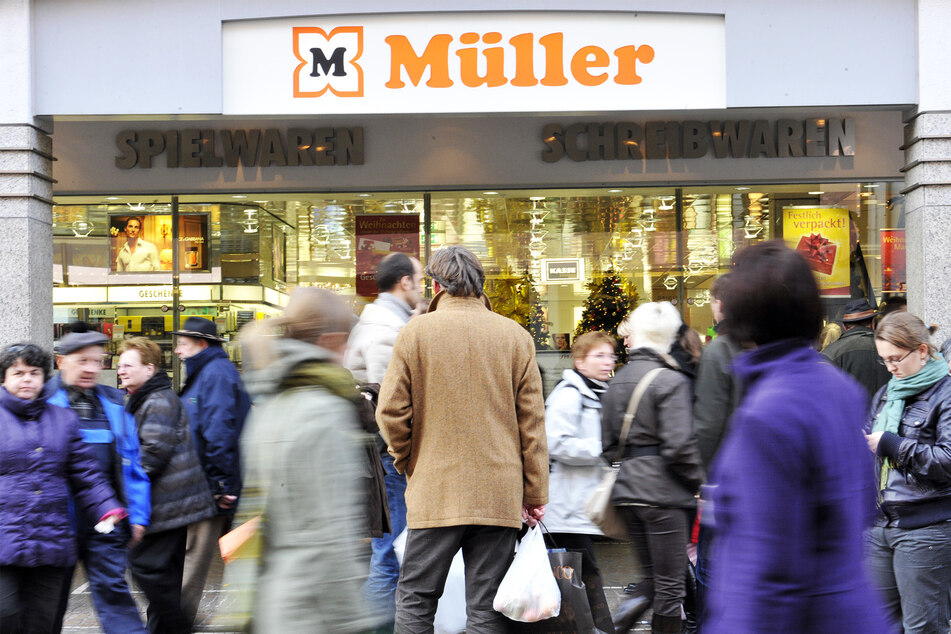 Die Polizei kontrollierte verschiedene Einkäufe in einer Müller-Filiale. (Symbolbild)