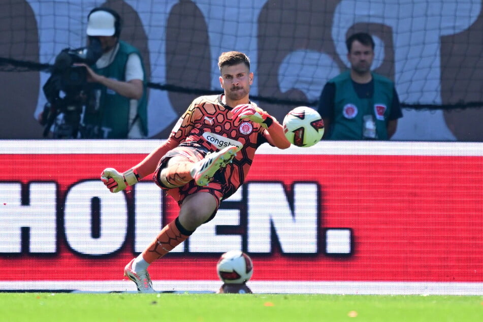 Torhüter Ben Voll wurde im Spiel gegen Greuther Fürth gleich mehrfach zum Helden.