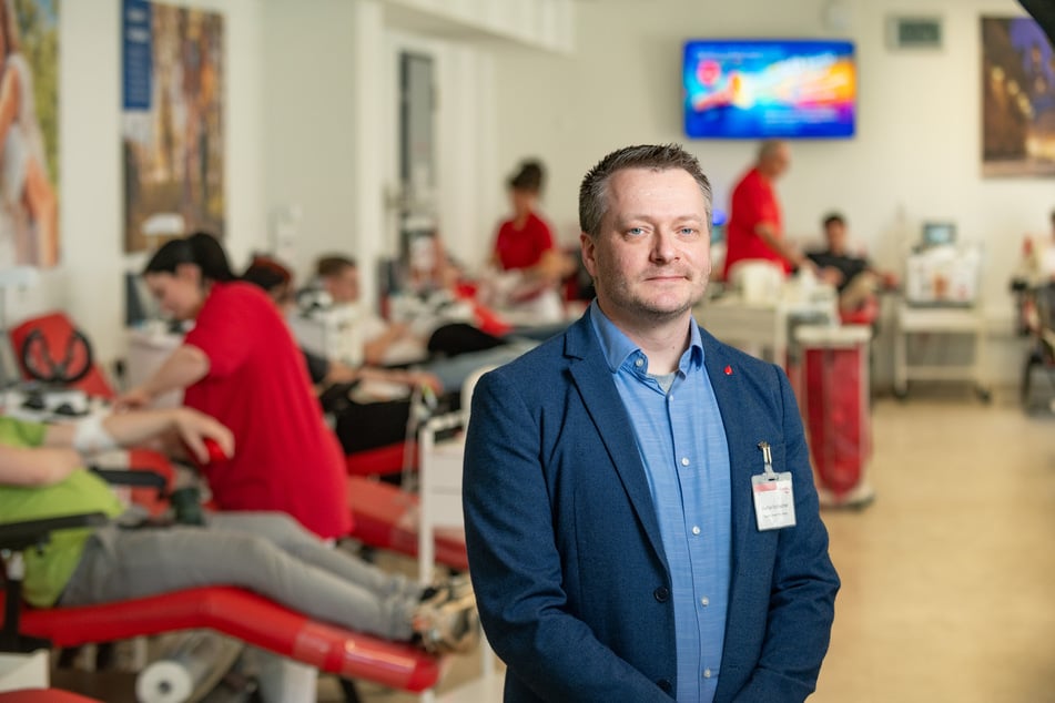 Laut Stefan Schleicher (41) ist der Bedarf an Blut- und Plasmaspenden nach wie vor hoch.