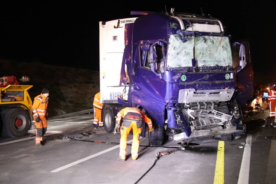 Warum der Lkw-Fahrer die Nachtbaustelle übersah, muss nun geklärt werden.