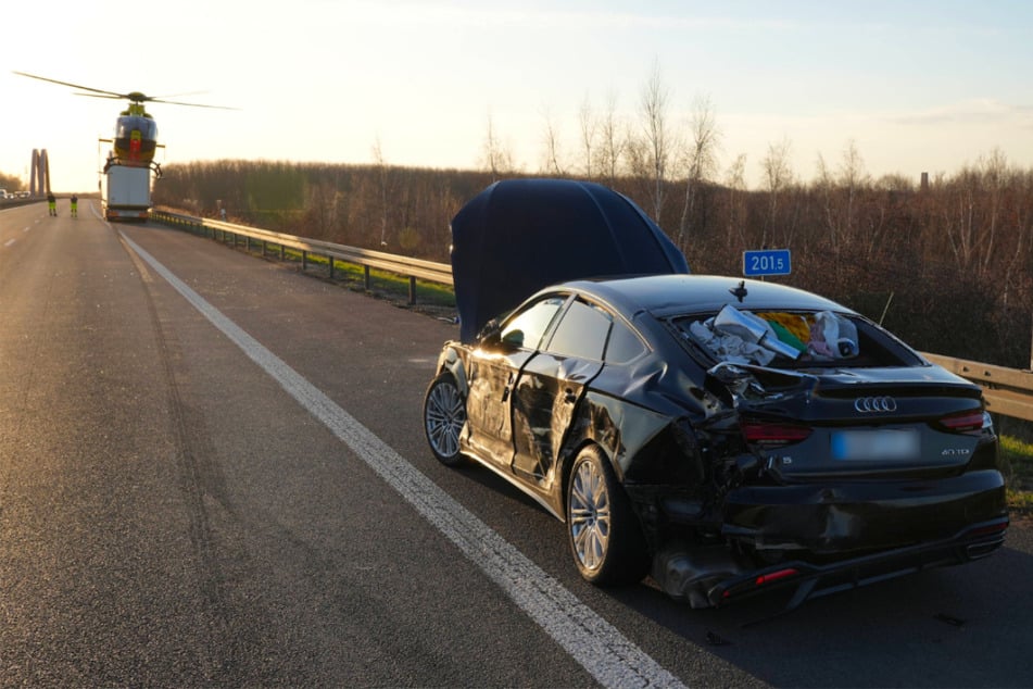 Unfall A38: A38 bei Leipzig dicht: Crash zwischen Audi und Lastwagen, Hubschrauber im Einsatz