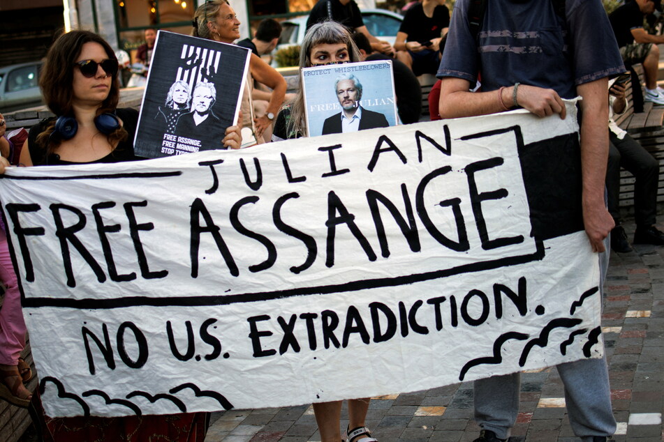 Protests against Julian Assange's extradition were held all over the world, including in Athens, Greece.