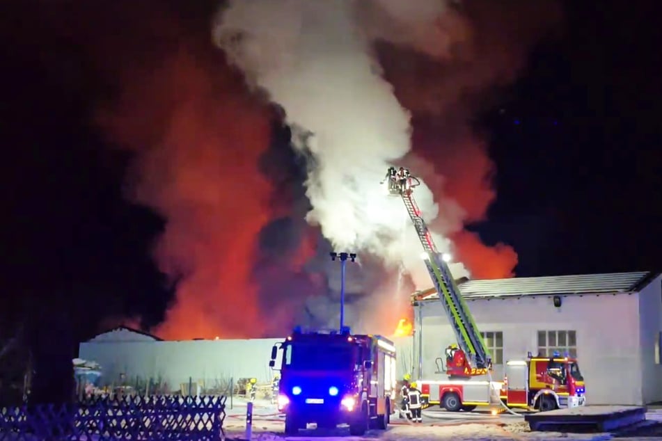 Der Hof in Nauen, auf dem in der Nacht das Feuer ausbrach, umfasst eine Fläche von mehr als 2000 Quadratmetern.