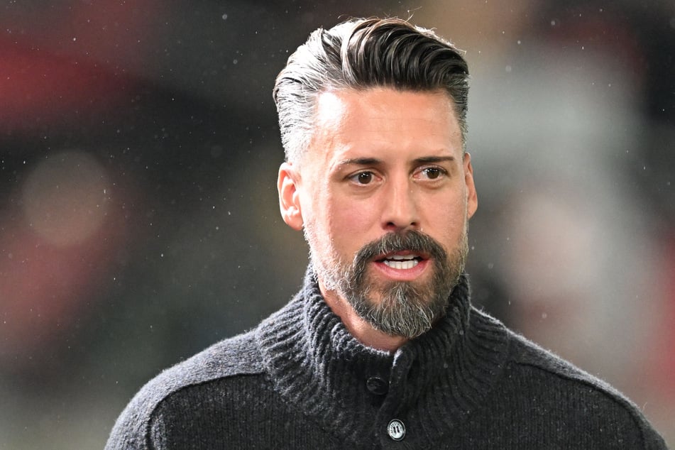 Polzin steht mit FCA-Trainer Sandro Wagner (37) in Kontakt.