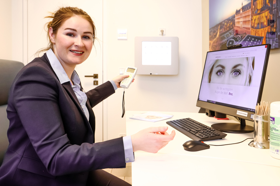 Beim kostenlosen Info-Abend von Smile Eyes am Dienstag (25.4.) habt Ihr die Möglichkeit, Fragen zur Behandlung zu stellen.