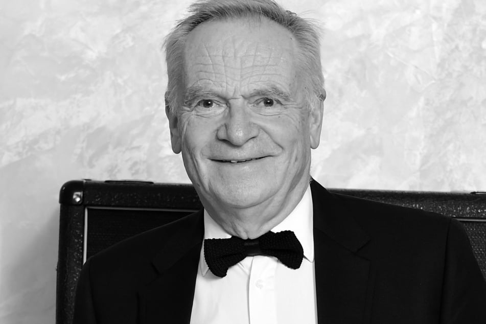 Heute sollte sein neues Buch erscheinen, gestern ist er laut Verlag "plötzlich und friedlich zu Hause" gestorben: Der britische Autor Jeffrey Archer wurde 86 Jahre alt.