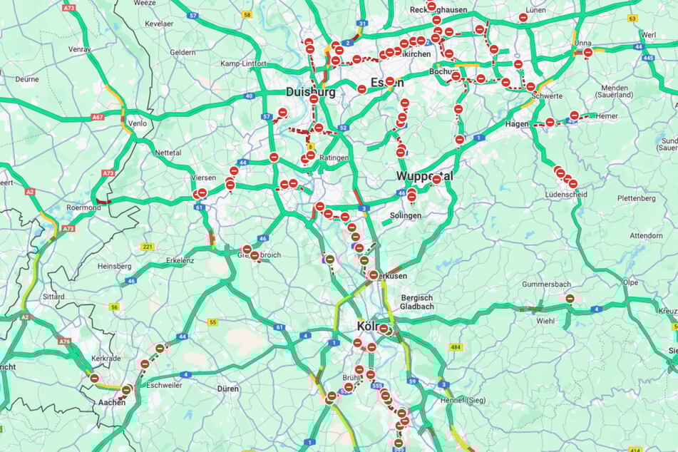 Google Maps erweckte zeitweise den Anschein, dass halb Nordrhein-Westfalen dicht ist.