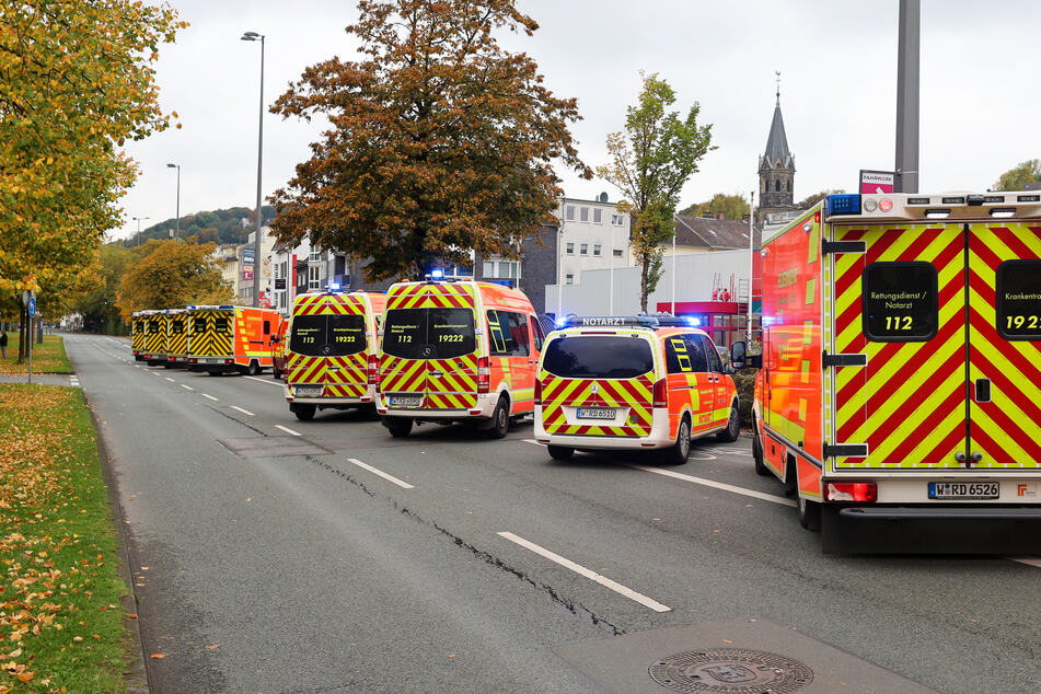 Ein Großaufgebot an Rettungskräften kümmerte sich um die Verletzten.