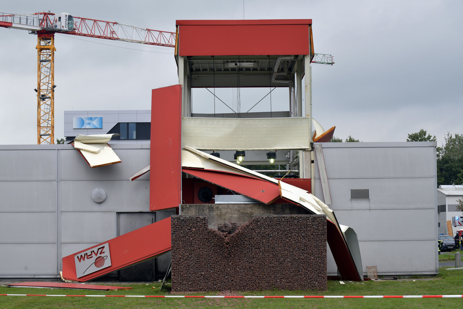 In einem Forschungsgebäude des Bremer ZARM (Zentrum für angewandte Raumfahrttechnologie und Mikrogravitation) ist es zu einer kleineren Explosion gekommen.