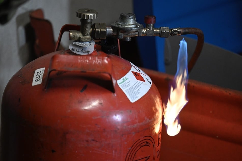 Das ausströmende Gas hat sich aus bisher unbekannten Gründen entzündet. (Symbolbild)