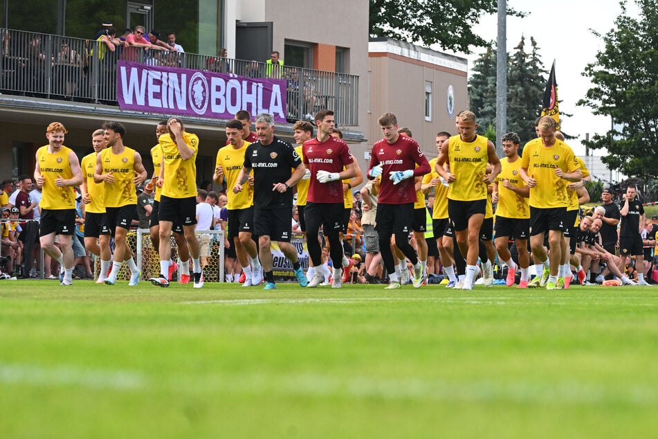 18 Feldspieler und fünf Torhüter nahmen am Donnerstag in Weinböhla das Training wieder auf. Die Saison 2026/2027 läuft!
