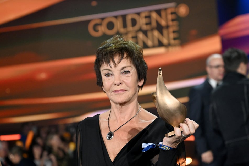Im September bekam Kathrin Sass (69) die "Goldene Henne" für ihr Lebenswerk. (Archivbild)